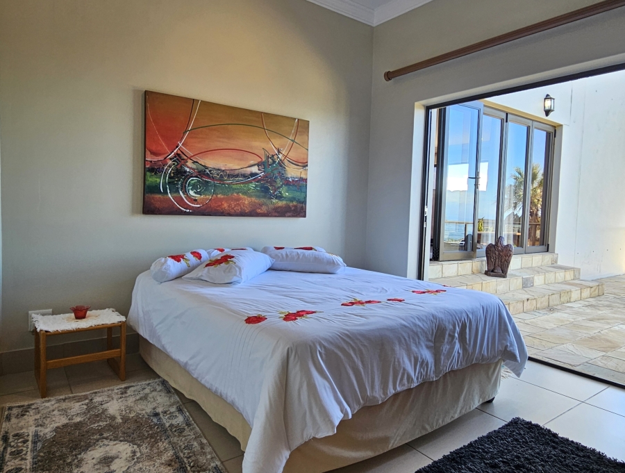 5 Bedroom Property for Sale in Wavecrest Eastern Cape